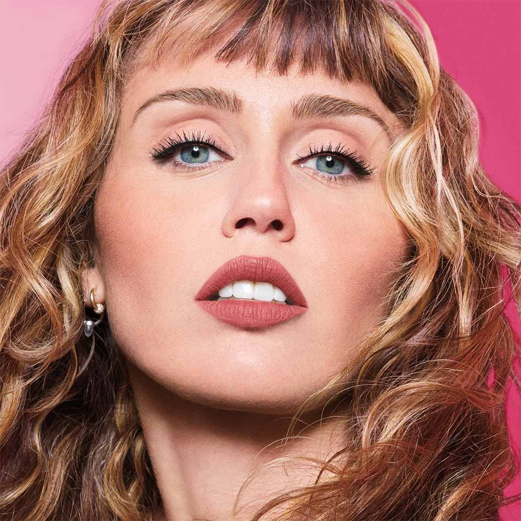 Maybelline Moisturizing Serum Lipstick